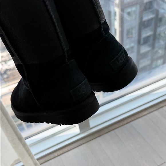 UGG Black Fur-Lined Footwear , limited edition!! USA 6 , used few times only - Picture 8 of 13